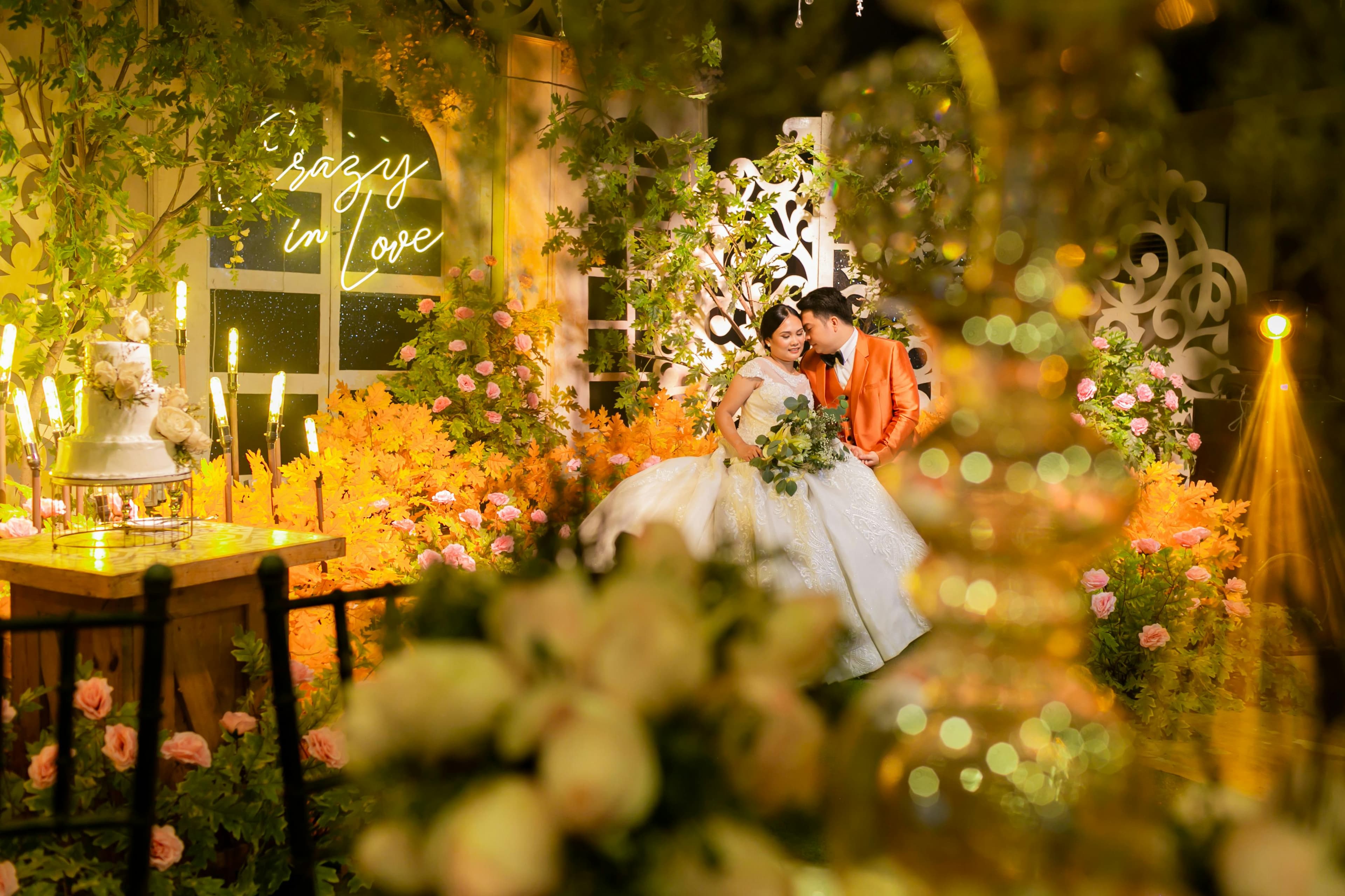 how to leverage social media for your wedding planning: tips for staying organized and inspired